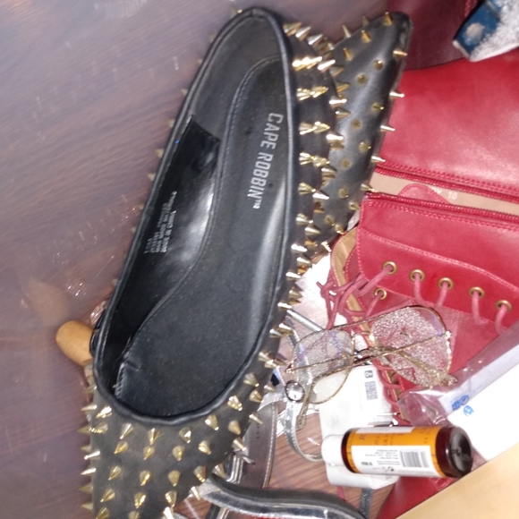 Shoes - Picture 5 of 12